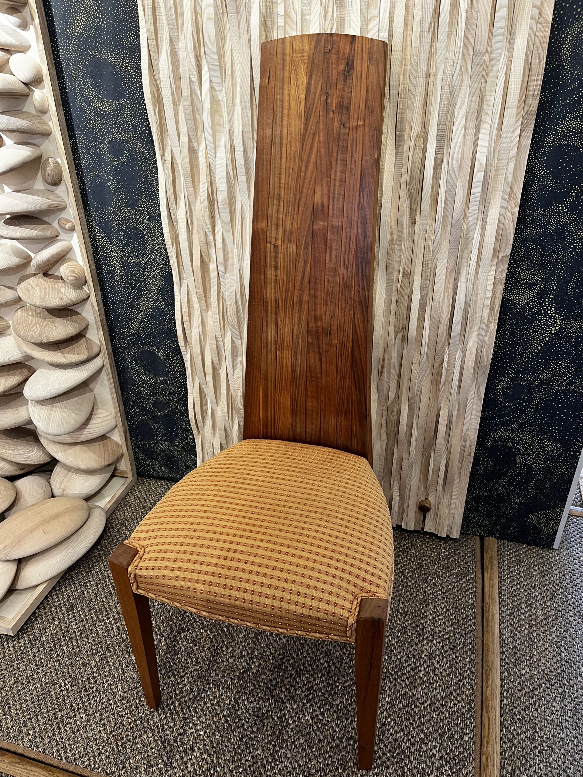 UPHOLSTERED HIGH BACK COOPERED DINING CHAIR IN GOLD